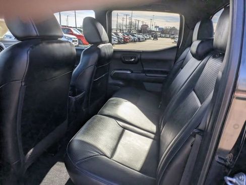 Used 2022 Toyota Tacoma Limited image 26