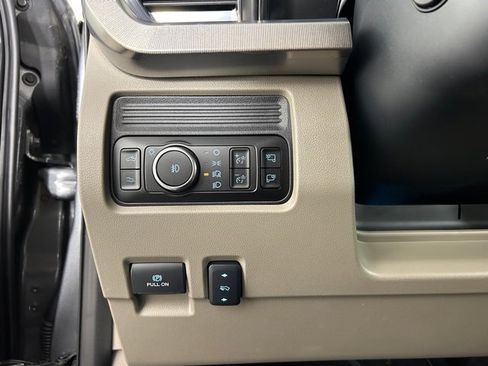 Used 2025 Ford F350 Platinum w/ Platinum Plus Package image 24