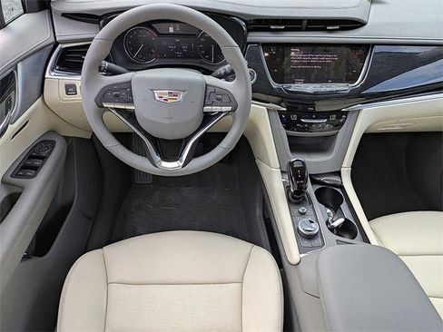 New 2025 Cadillac XT6 Premium Luxury image 17