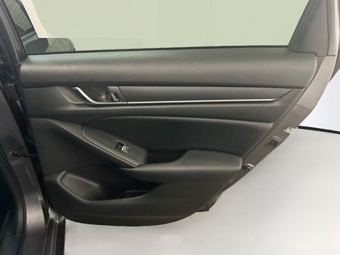 Used 2018 Honda Accord Sport image 30