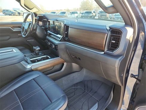 Certified 2022 Chevrolet Silverado 1500 High Country w/ Z71 Off-Road Package image 28