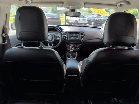 Used 2021 Jeep Compass Latitude FWD image 15