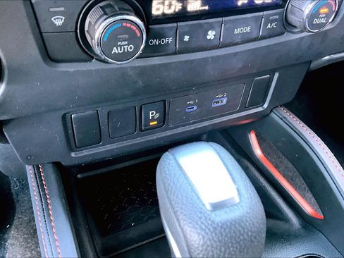 Used 2024 Nissan Frontier PRO-4X w/ Technology Package image 30