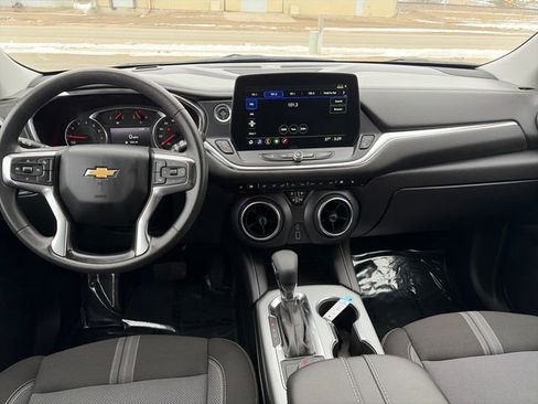 Used 2025 Chevrolet Blazer LT image 29