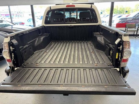 Used 2010 Toyota Tacoma PreRunner w/ TRD Off-Road Pkg w/JBL Audio RWD image 13