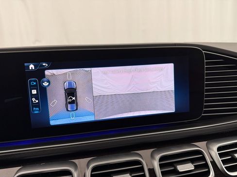 Used 2025 Mercedes-Benz GLS 450 4MATIC image 40