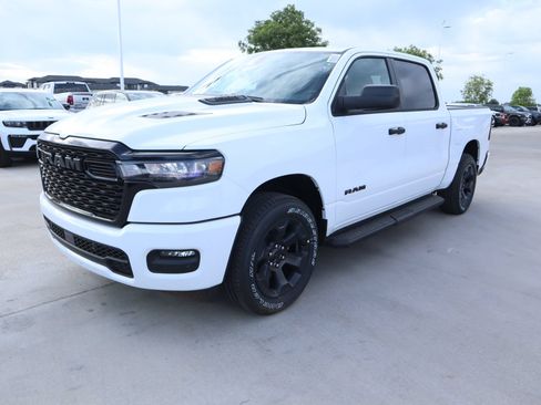 New 2026 RAM 1500 Express AWD/4WD image 9