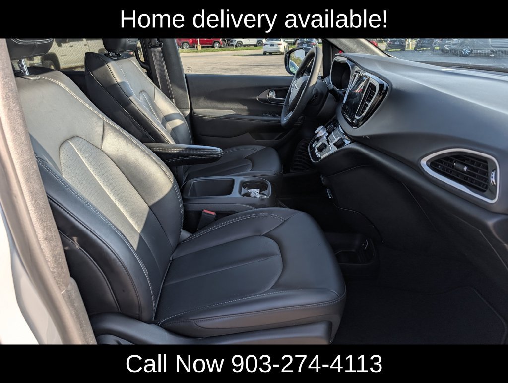 Used 2026 Chrysler Pacifica Select FWD image 35