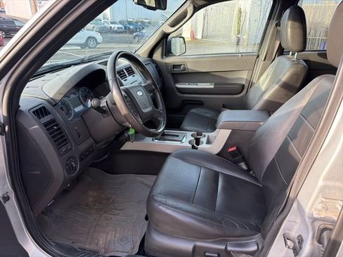 Used 2011 Ford Escape XLT w/ 203A Rapid Spec Order Code image 4
