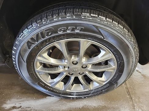 Used 2021 Jeep Cherokee Latitude Lux w/ Comfort/Convenience Group image 48