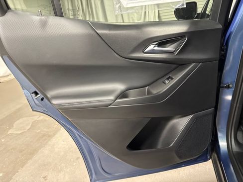 Used 2025 Chevrolet Equinox LT FWD image 13