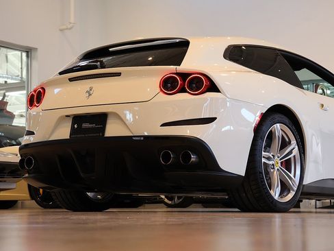 Certified 2018 Ferrari GTC4Lusso V12 image 53