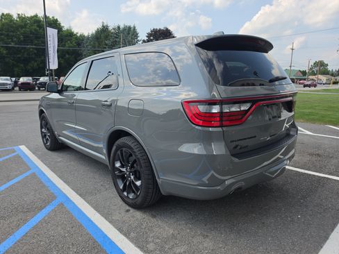 Used 2022 Dodge Durango R/T w/ Blacktop Package AWD/4WD image 6