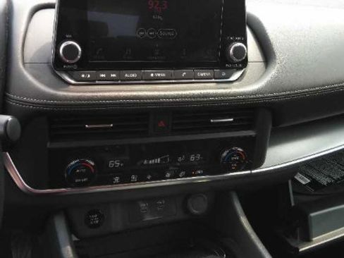 Used 2024 Nissan Rogue SV FWD image 4