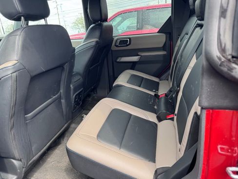 Used 2022 Ford Bronco Wildtrak image 9