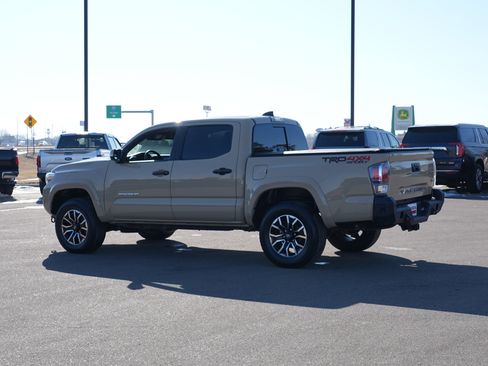 Used 2020 Toyota Tacoma TRD Sport w/ TRD Premium Sport Package image 5