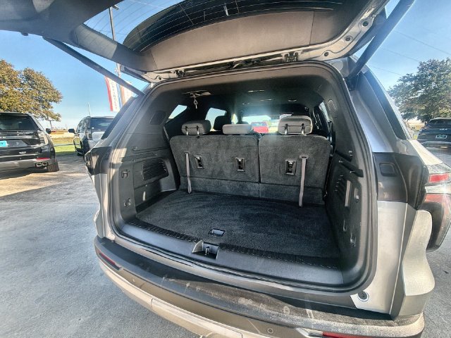 Used 2026 Chevrolet Traverse LT w/ Driver Confidence Package FWD image 25