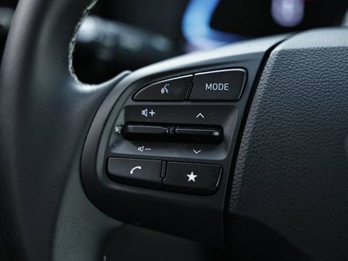 Used 2024 Hyundai Venue SEL image 33