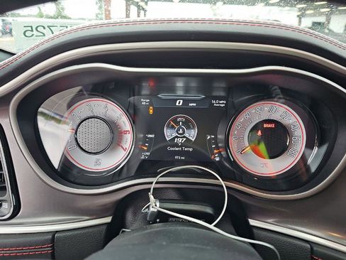 Used 2022 Dodge Challenger R/T Scat Pack RWD image 9