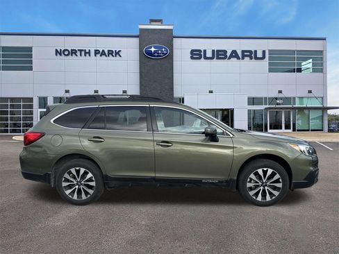 Used 2016 Subaru Outback 2.5i Limited AWD/4WD image 2