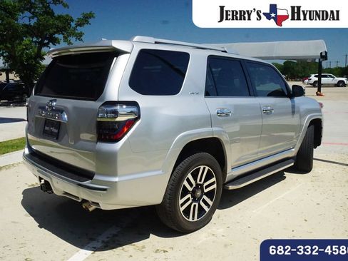 Used 2024 Toyota 4Runner Limited AWD/4WD image 7