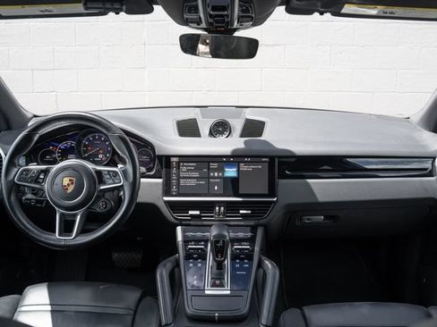 Certified 2021 Porsche Cayenne E-Hybrid AWD/4WD image 21