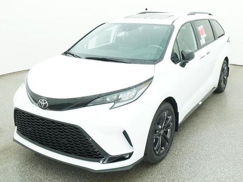 New 2026 Toyota Sienna XSE FWD image 20
