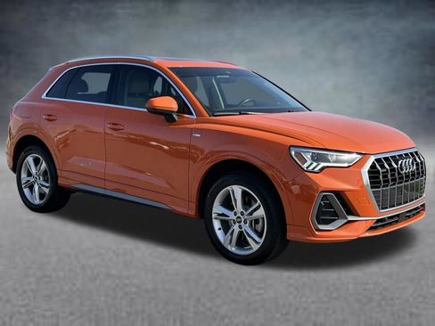 Used 2023 Audi Q3 2.0T Premium Plus w/ Premium Plus Package AWD/4WD image 7