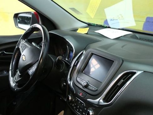 Used 2020 Chevrolet Equinox LT image 12