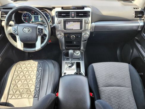 Used 2015 Toyota 4Runner SR5 AWD/4WD image 12
