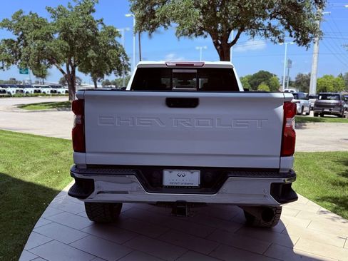 Used 2022 Chevrolet Silverado 2500 LTZ w/ LTZ Plus Package AWD/4WD image 7