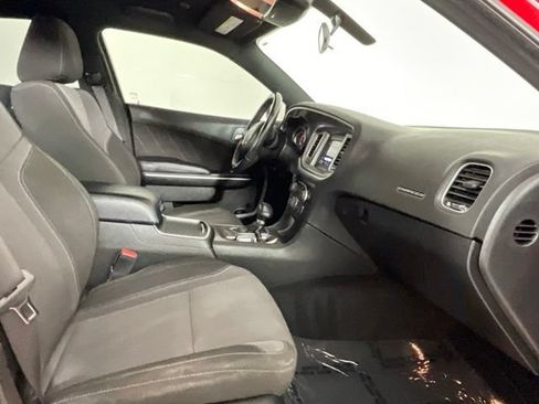 Used 2022 Dodge Charger SXT RWD image 16