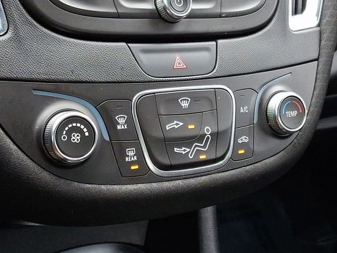 Certified 2018 Chevrolet Malibu LT w/ Driver Confidence Package image 16