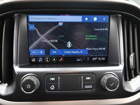 Used 2021 Chevrolet Colorado Z71 AWD/4WD image 17
