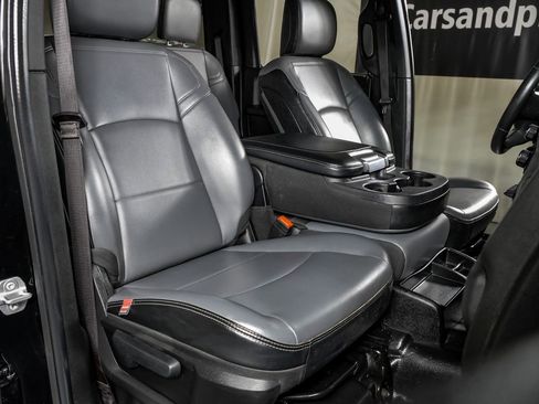 Used 2024 RAM 3500 Tradesman w/ Chrome Appearance Group image 28