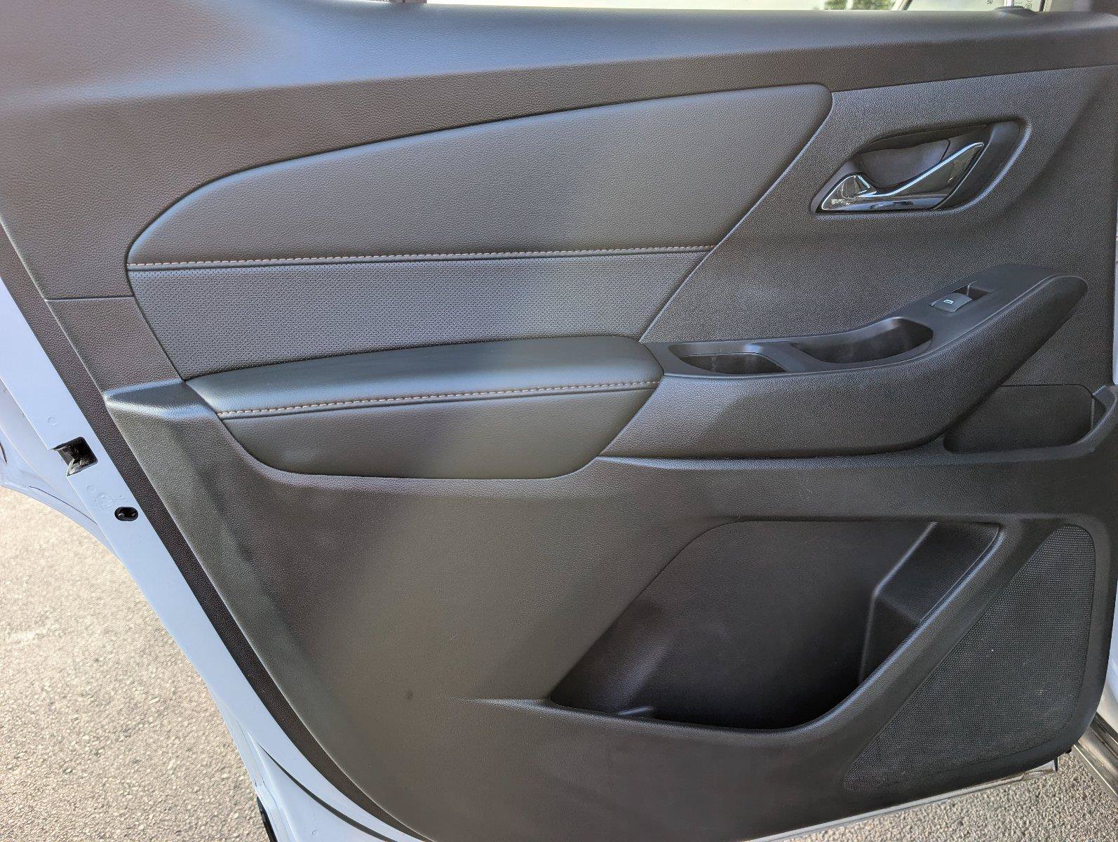 Used 2021 Chevrolet Traverse Premier w/ Redline Edition FWD image 38