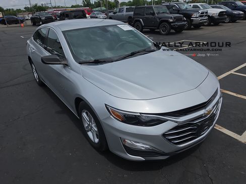 Used 2019 Chevrolet Malibu LS FWD image 1