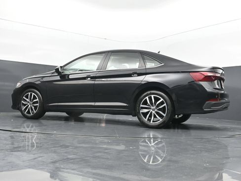 Used 2026 Volkswagen Jetta SE FWD image 36