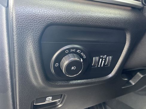 Used 2022 Jeep Grand Cherokee L Limited AWD/4WD image 23