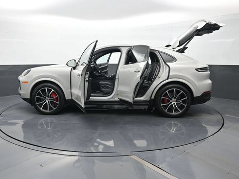 Certified 2025 Porsche Cayenne S AWD/4WD image 30