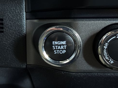 Certified 2023 Toyota Tacoma TRD Off-Road AWD/4WD image 20