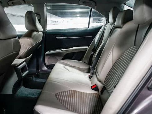 Certified 2023 Toyota Camry SE w/ Convenience Package image 18