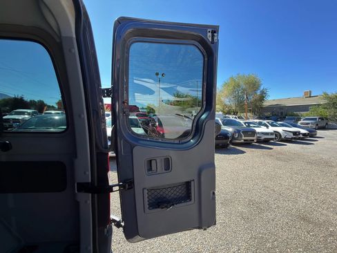 Used 2015 Mercedes-Benz Sprinter 2500 image 15