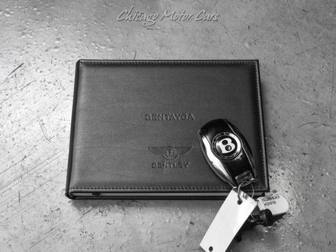 Used 2017 Bentley Bentayga image 64