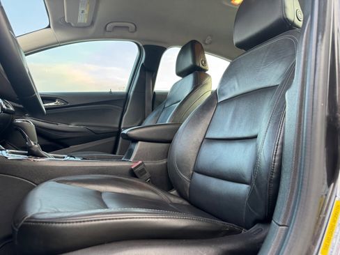 Used 2017 Chevrolet Cruze Premier image 16