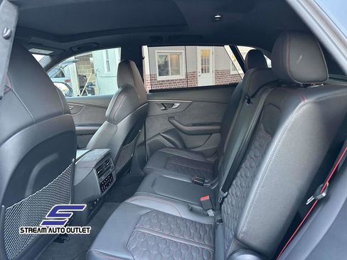 Used 2024 Audi RS Q8 image 11