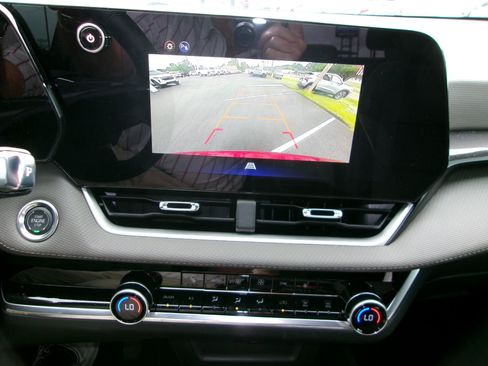 Used 2026 Chevrolet Equinox LT w/ Convenience Package II FWD image 20