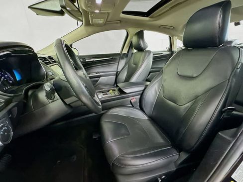 Used 2019 Ford Fusion Titanium FWD image 12