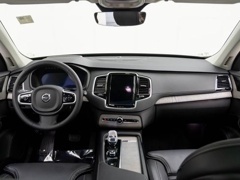 Used 2024 Volvo XC90 B6 Ultimate w/ Protection Package image 9