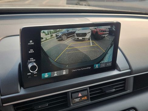 Certified 2023 Honda Pilot Touring image 17